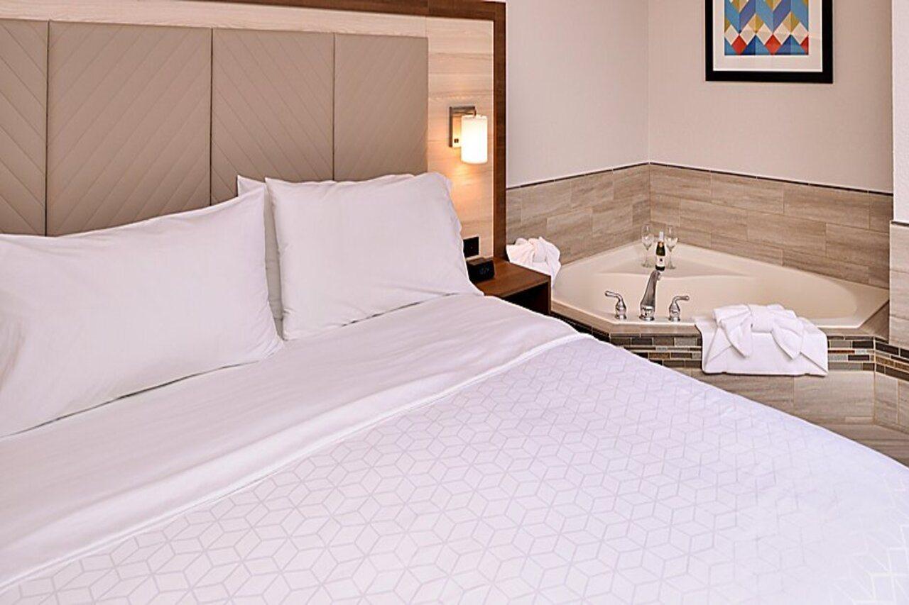 מק'קינליוויל Holiday Inn Express Hotel & Suites Arcata/Eureka-Airport Area By Ihg מראה חיצוני תמונה