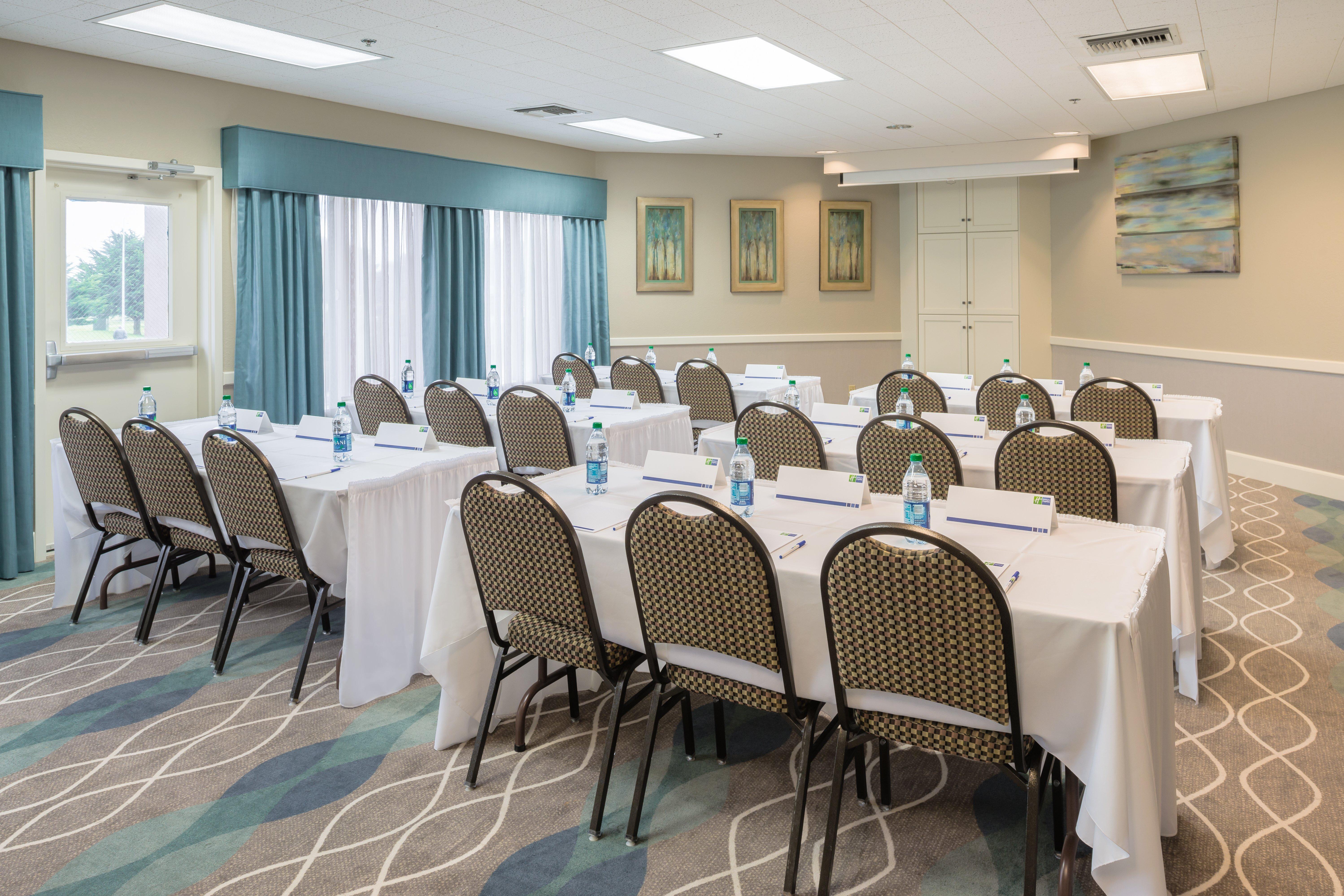 מק'קינליוויל Holiday Inn Express Hotel & Suites Arcata/Eureka-Airport Area By Ihg מראה חיצוני תמונה