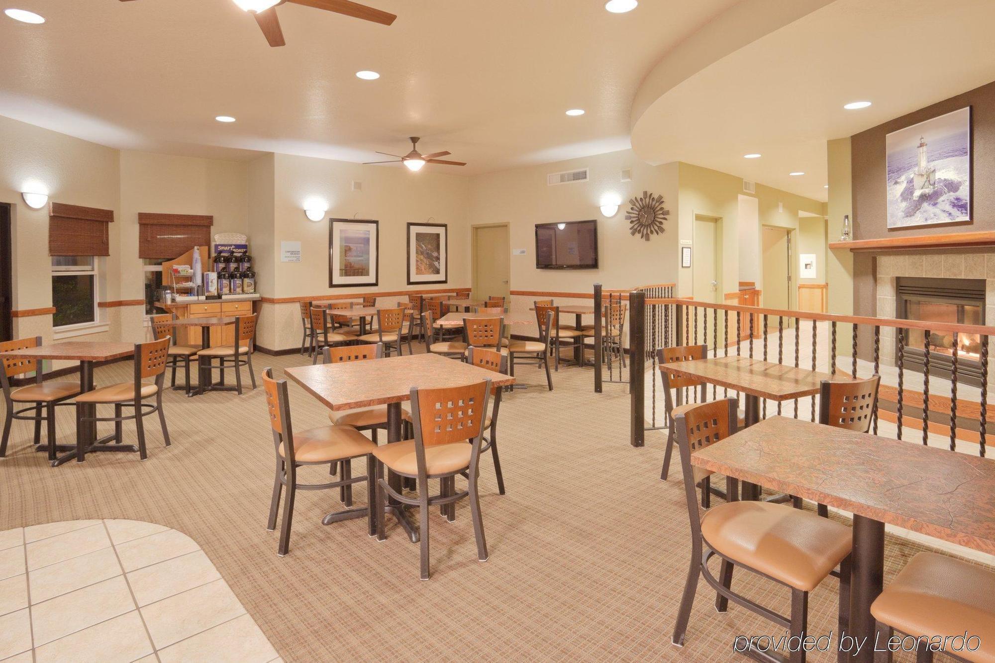 מק'קינליוויל Holiday Inn Express Hotel & Suites Arcata/Eureka-Airport Area By Ihg מסעדה תמונה