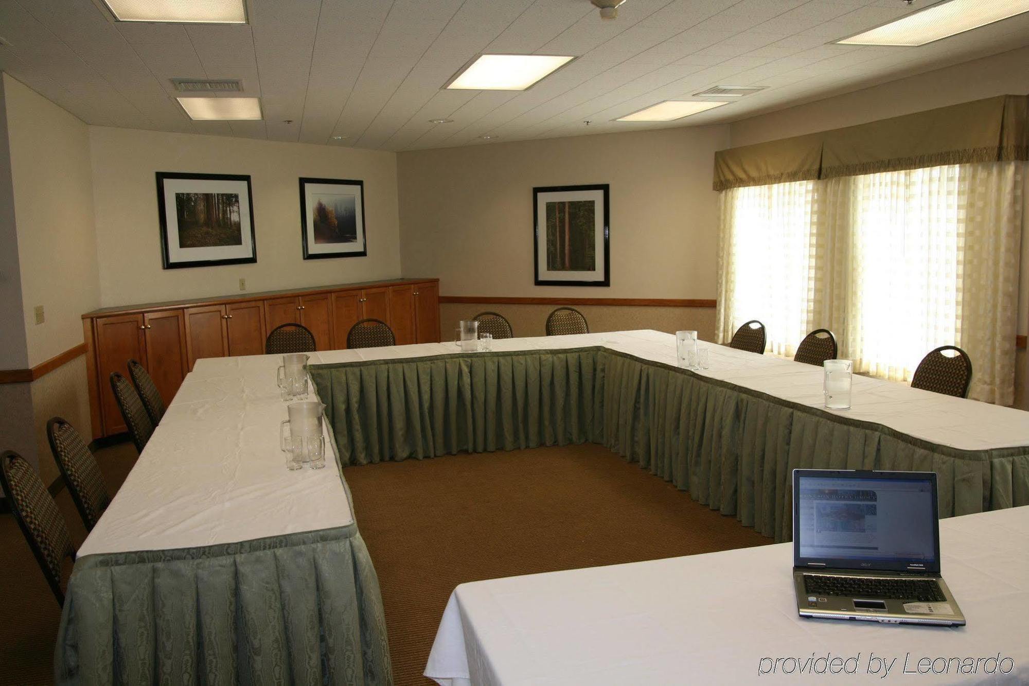 מק'קינליוויל Holiday Inn Express Hotel & Suites Arcata/Eureka-Airport Area By Ihg מתקנים תמונה
