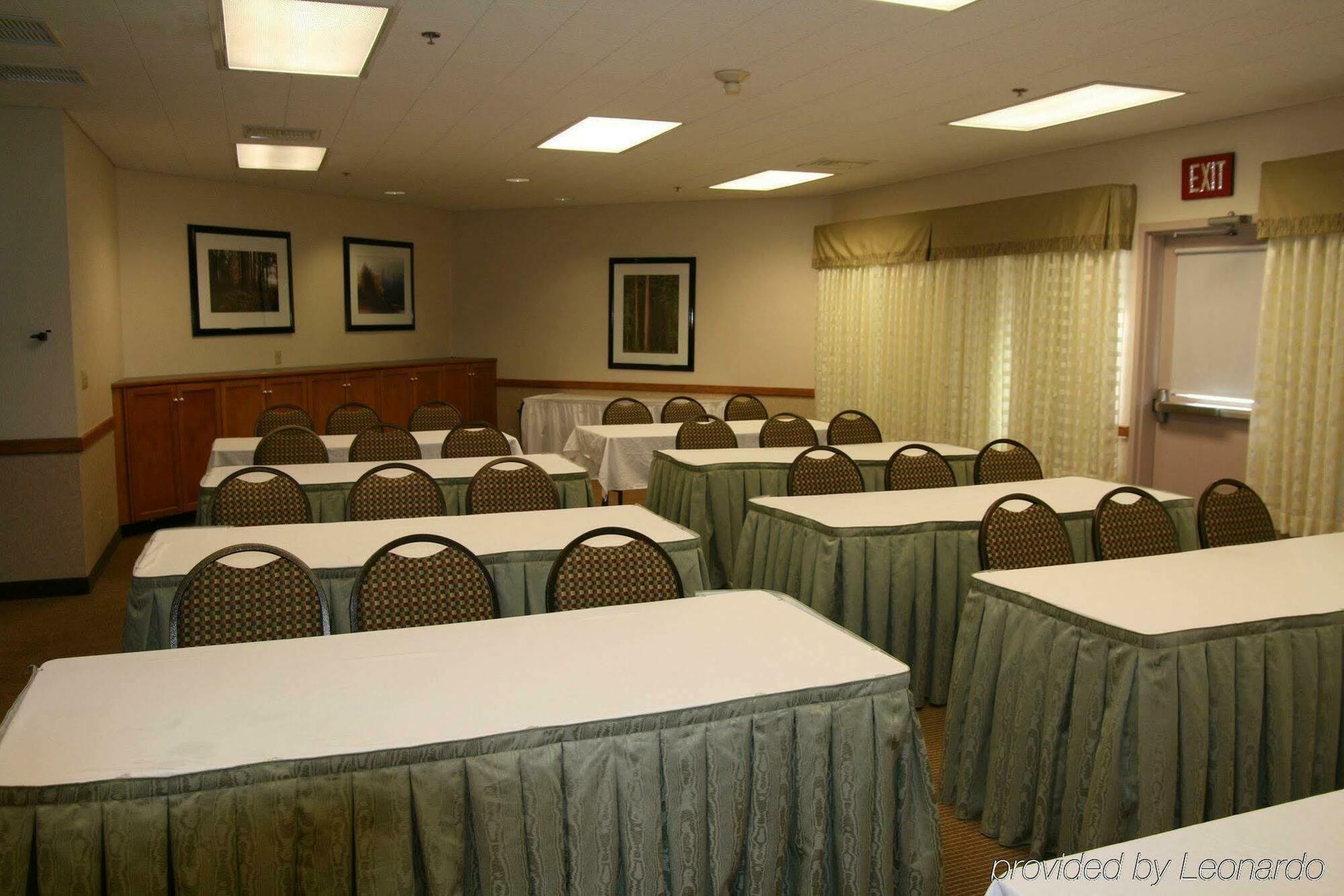 מק'קינליוויל Holiday Inn Express Hotel & Suites Arcata/Eureka-Airport Area By Ihg מתקנים תמונה